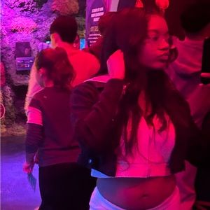 Meet your Posher, Niya